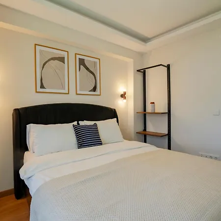 3-bedroom 2-bathroom Duplex With Elevator アパート *