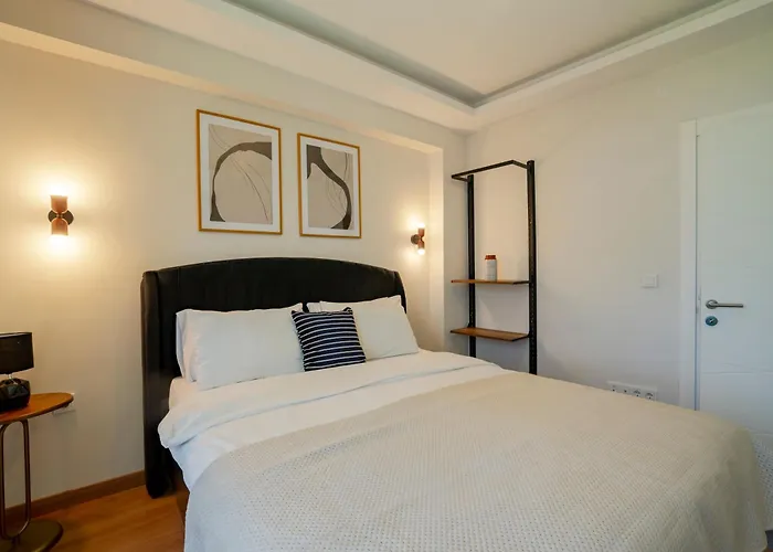 3-bedroom 2-bathroom Duplex With Elevator アパート *