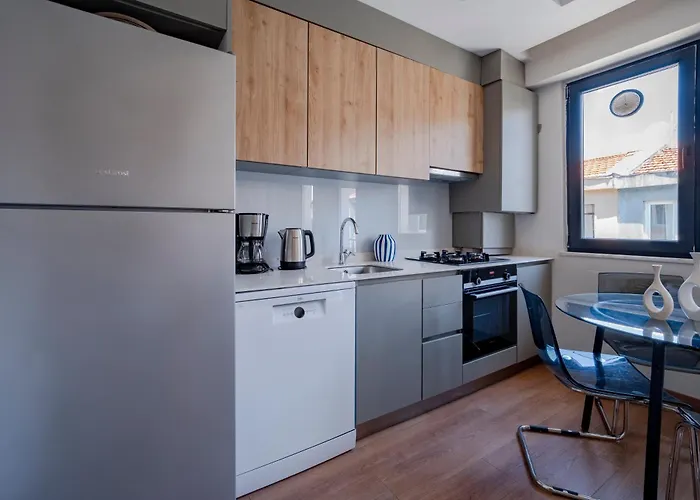 3-bedroom 2-bathroom Duplex With Elevator アパート