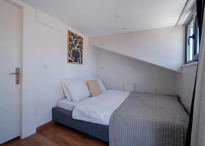 3-bedroom 2-bathroom Duplex With Elevator *