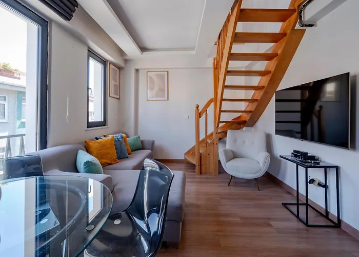 3-bedroom 2-bathroom Duplex With Elevator *