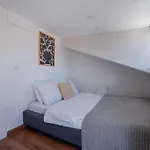 3-bedroom 2-bathroom Duplex With Elevator *
