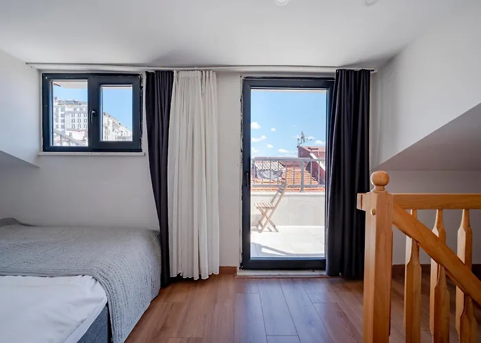 Apartament 3-bedroom 2-bathroom Duplex With Elevator *