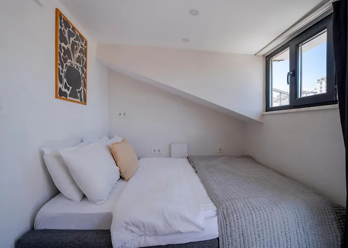 3-bedroom 2-bathroom Duplex With Elevator Stambuł